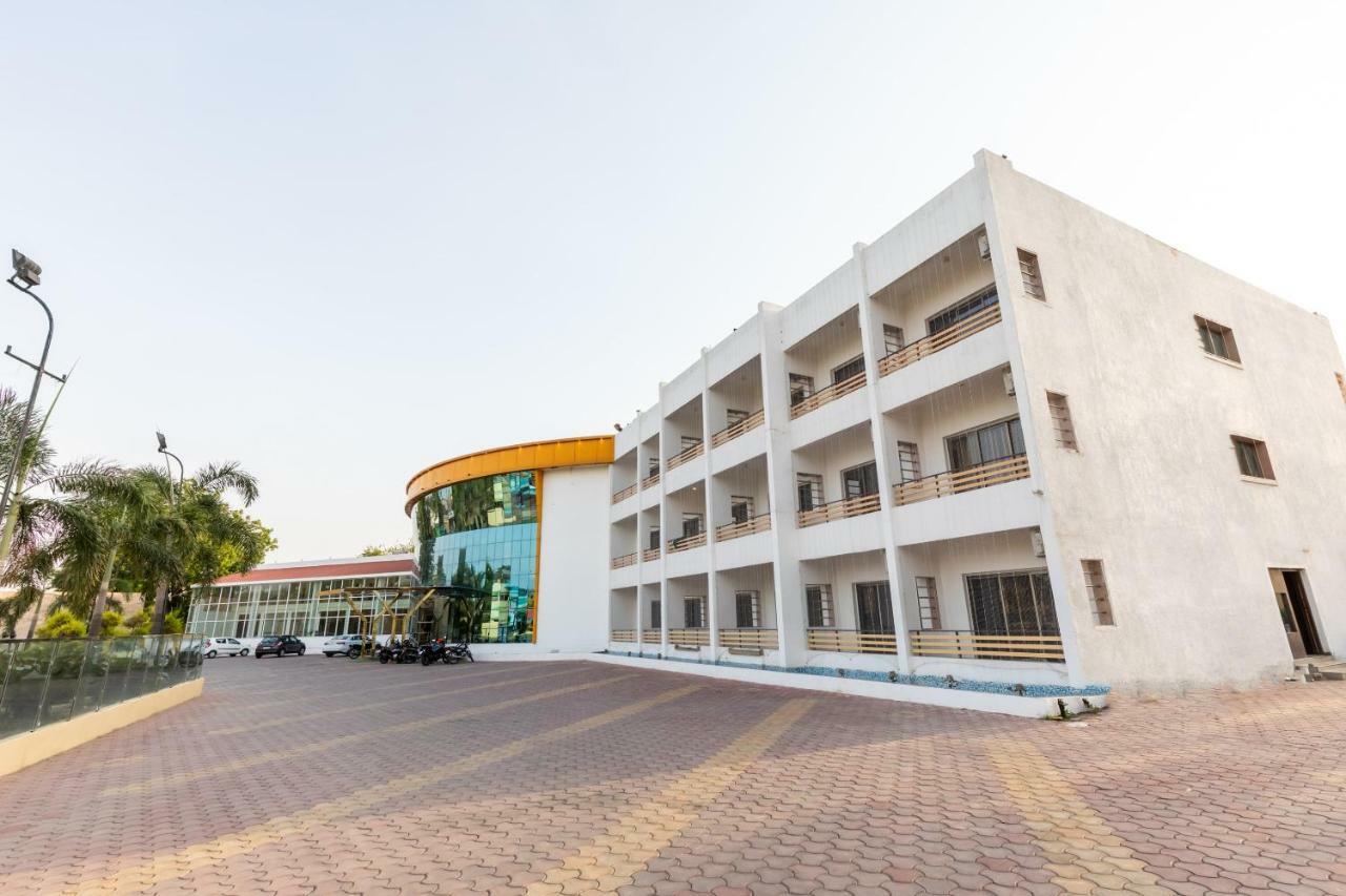 Oyo 42910 Hotel Rudra Palace Ratlām Exterior foto