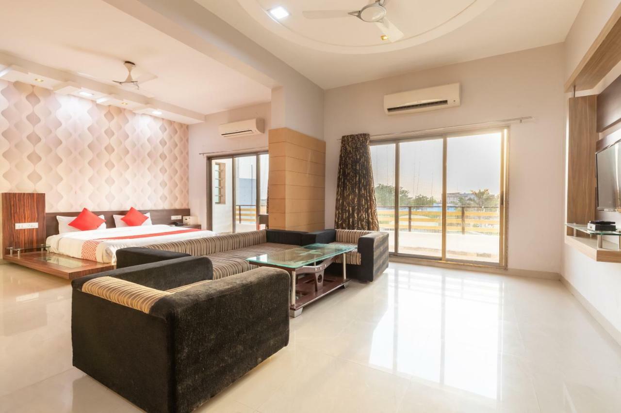 Oyo 42910 Hotel Rudra Palace Ratlām Cameră foto