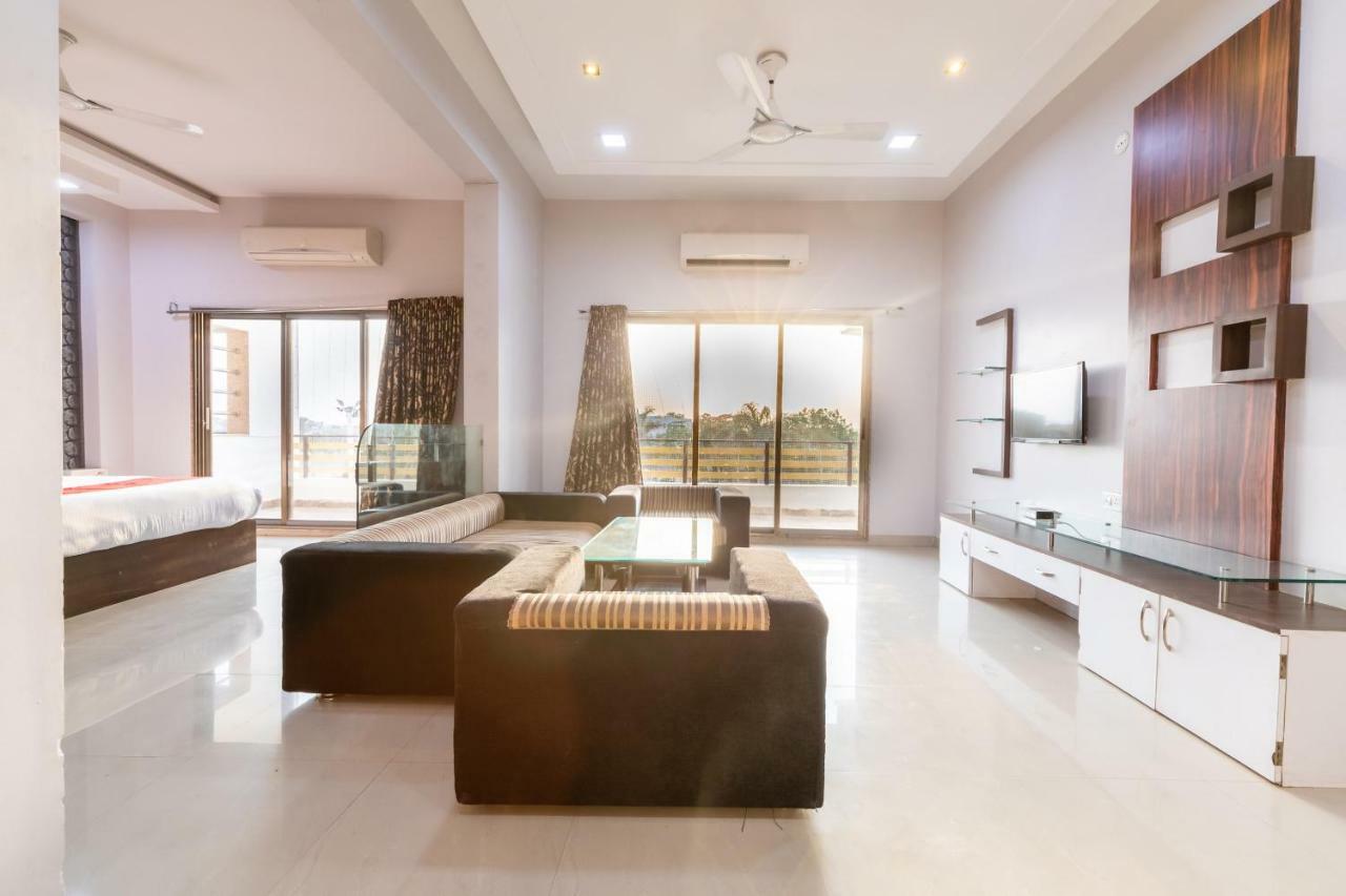 Oyo 42910 Hotel Rudra Palace Ratlām Cameră foto
