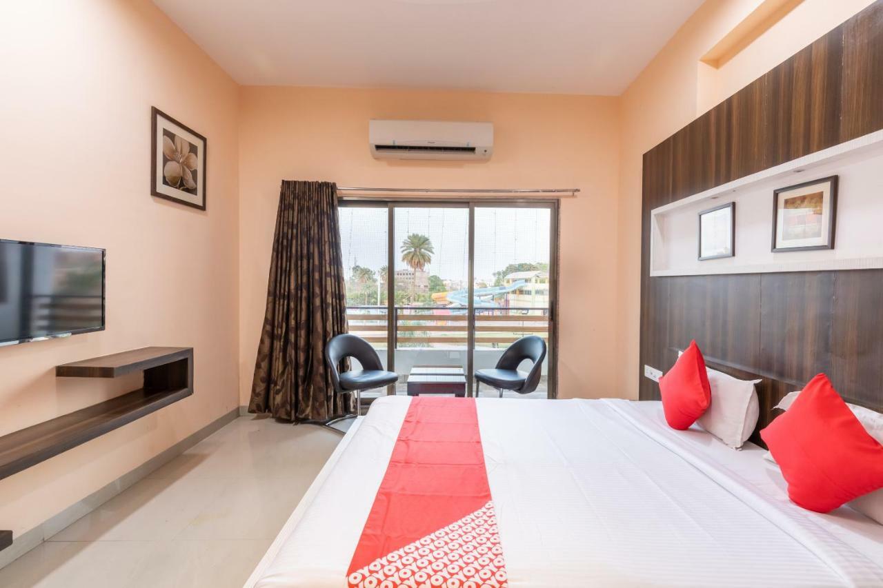 Oyo 42910 Hotel Rudra Palace Ratlām Exterior foto