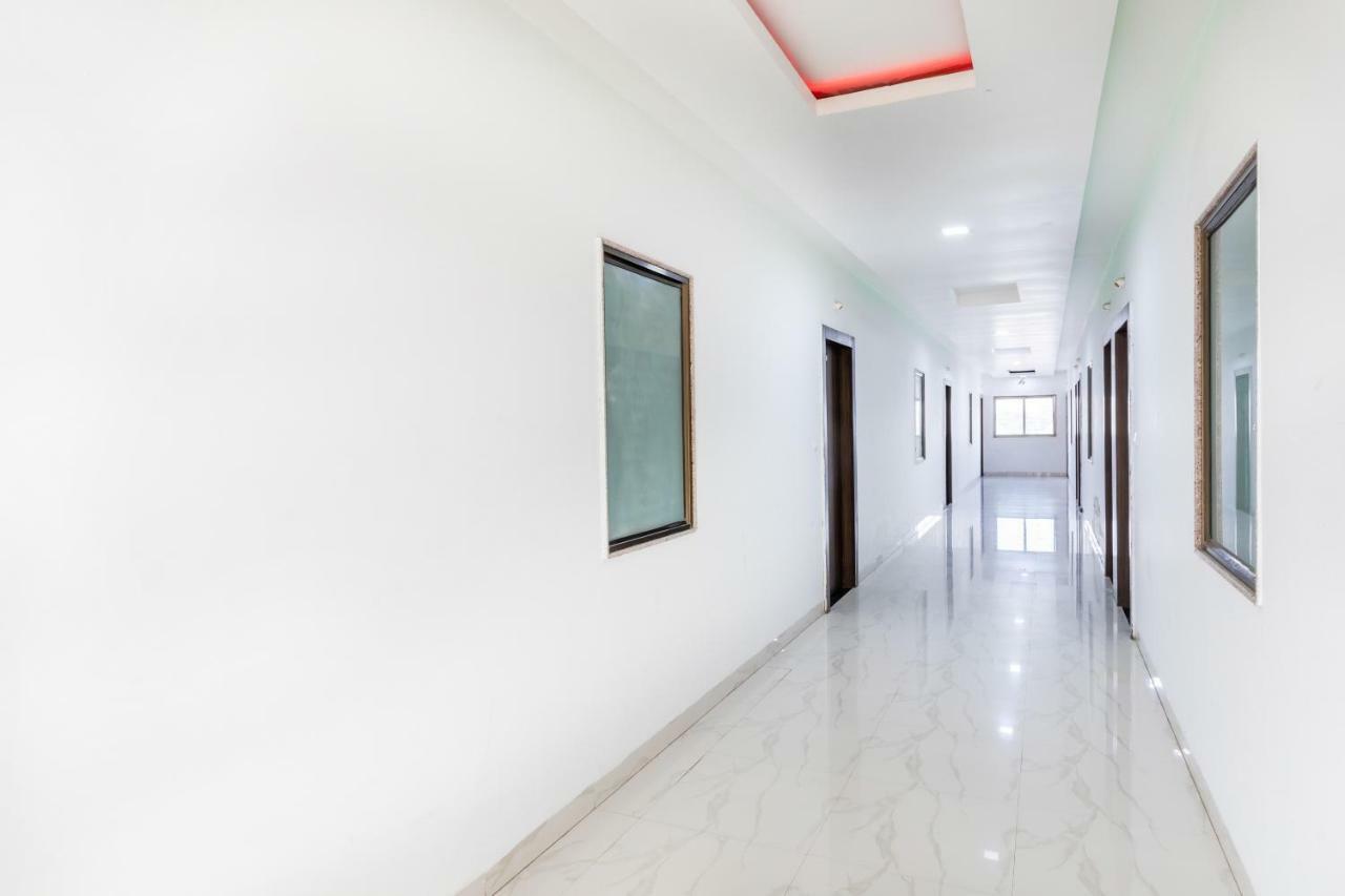 Oyo 42910 Hotel Rudra Palace Ratlām Exterior foto